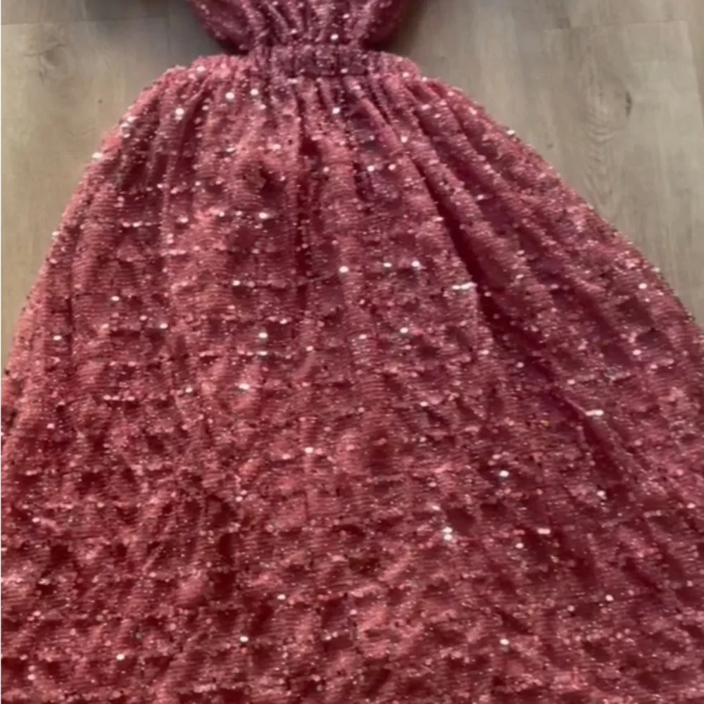 elliatt aubree pink all over sequin scoop neck puff sleeve cut out big bow gown - Picture 3 of 5